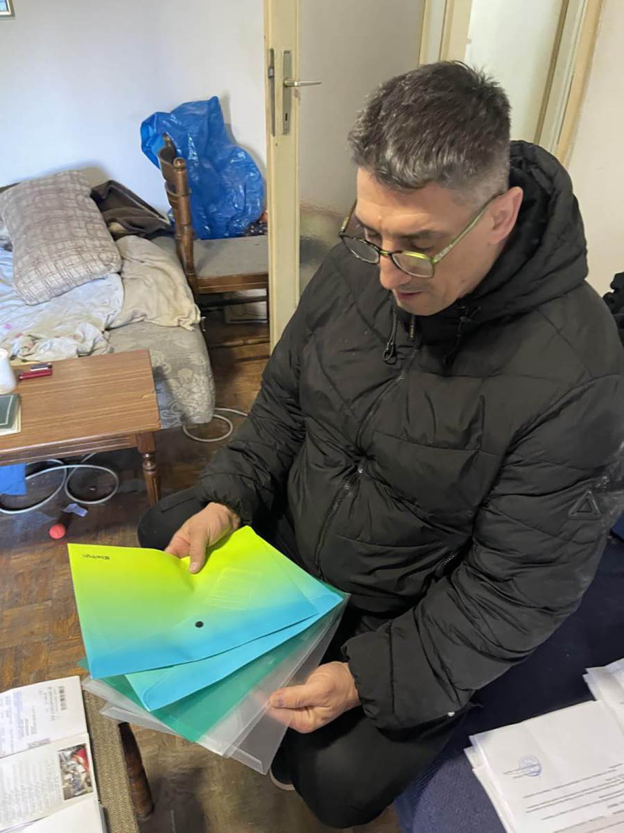 Kristijan Golubović pomaže dečku Stele Savić (6).jpg