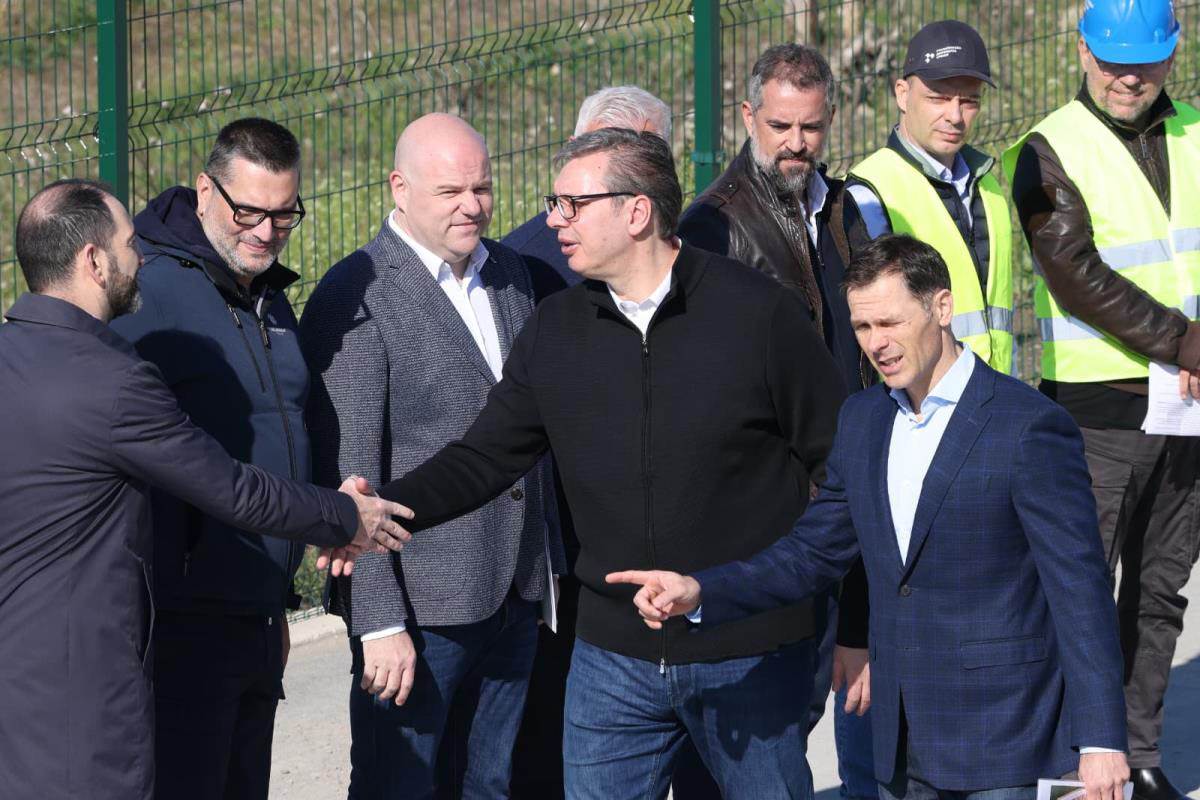 Vučić obilazi gradilište EXPO 2027 (8).jpg