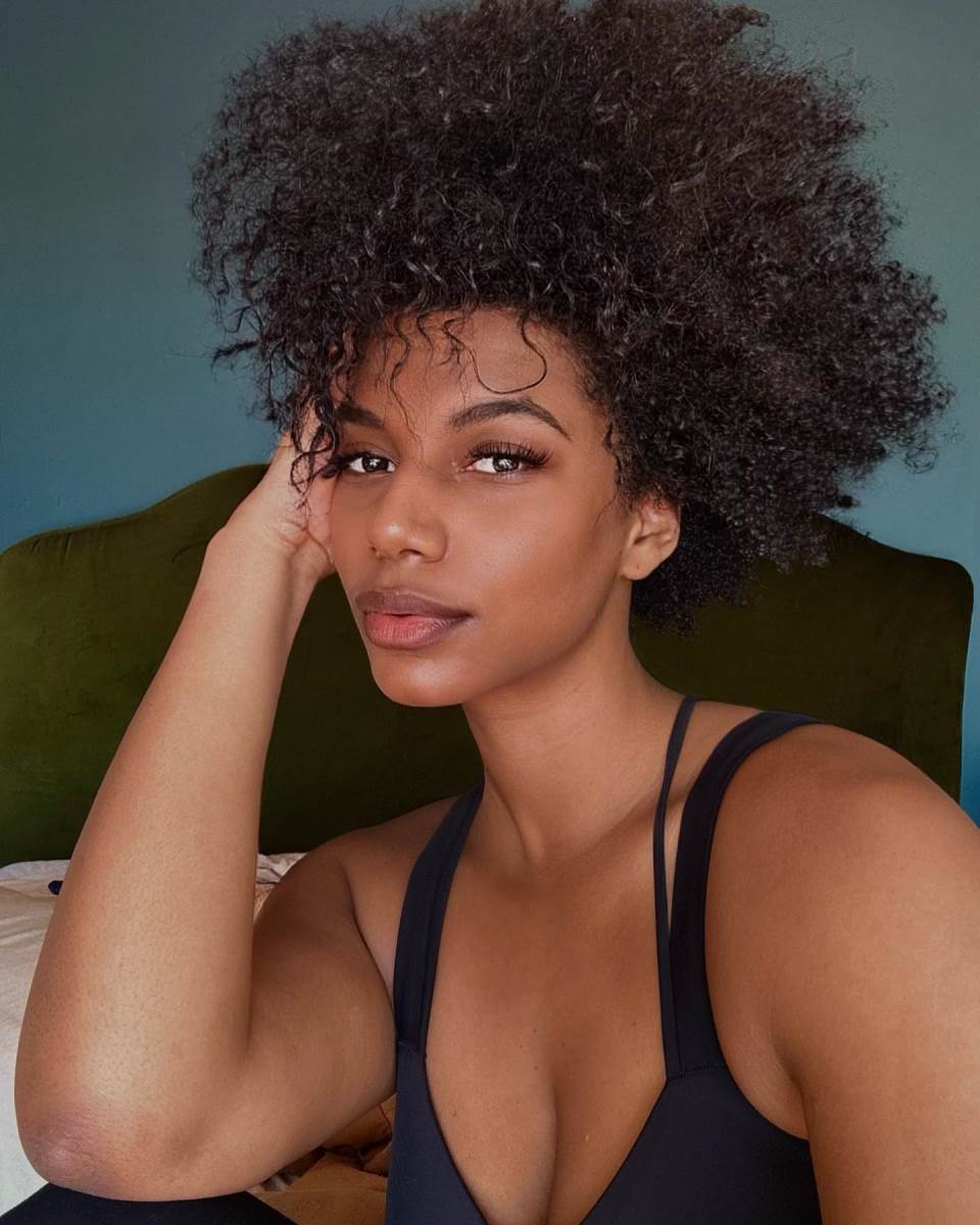 Američka novinarka Tejlor Ruks, prati NBA ligu i pozira u donjem vešu