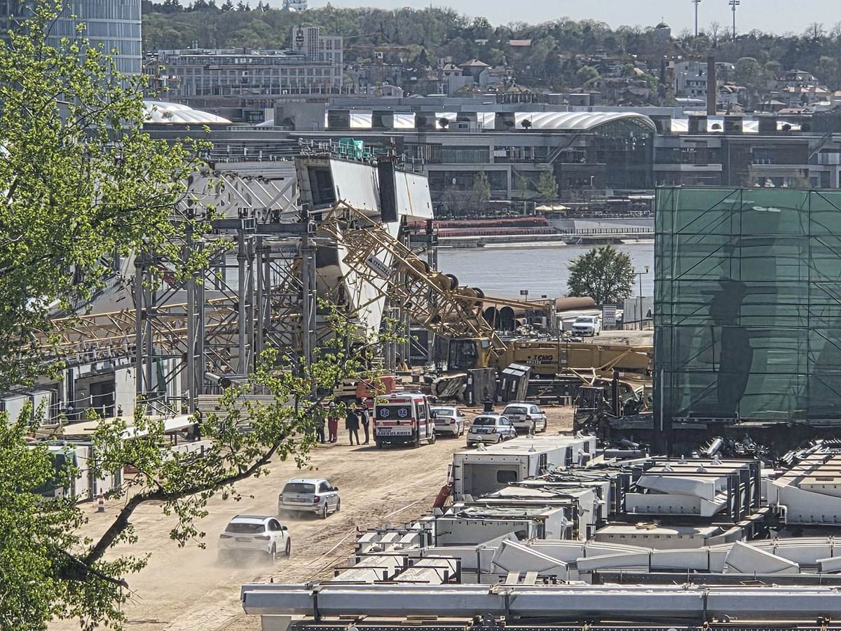 Pao kran na gradilistu ispod brankovog (2).jpg