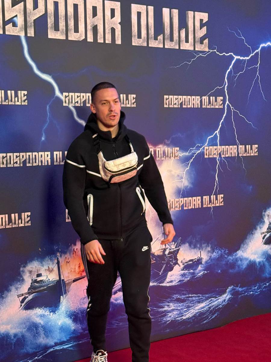 Baka Prase iznenadio sve na premijeri filma (5).jpg