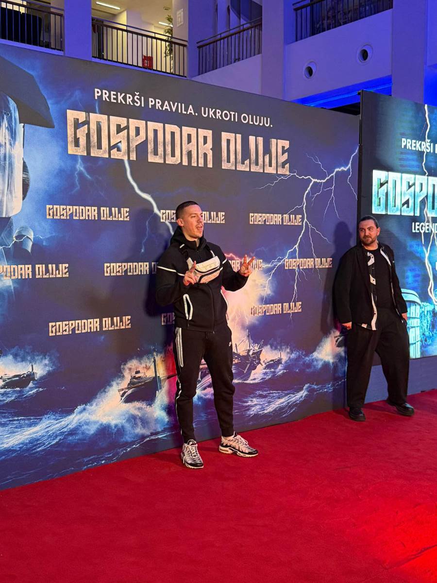 Baka Prase iznenadio sve na premijeri filma (6).jpg