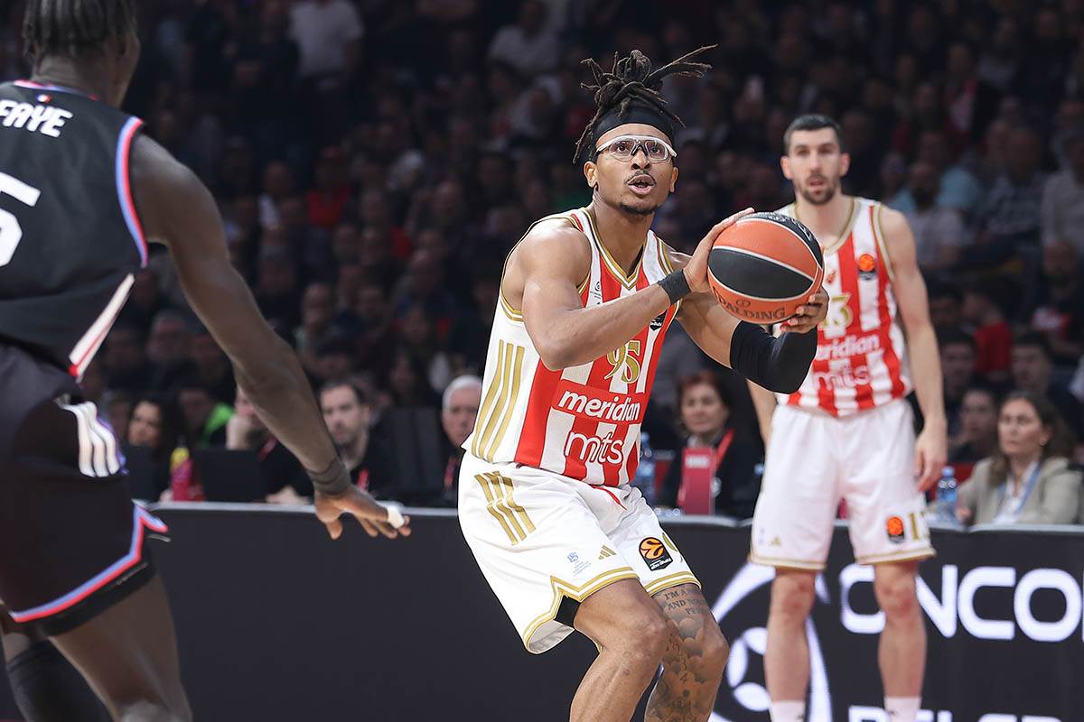 Crvena zvezda vs Pariz (8).jpg