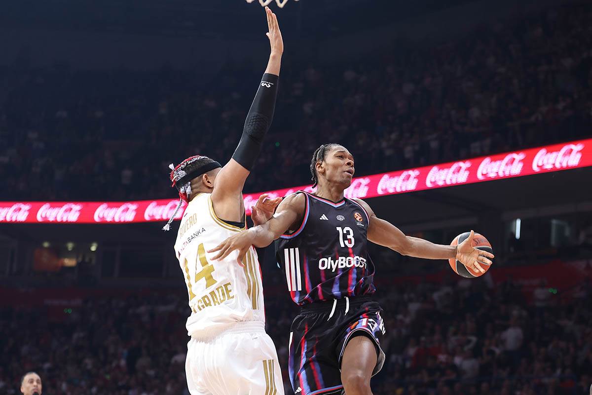 Crvena zvezda vs Pariz (9).jpg