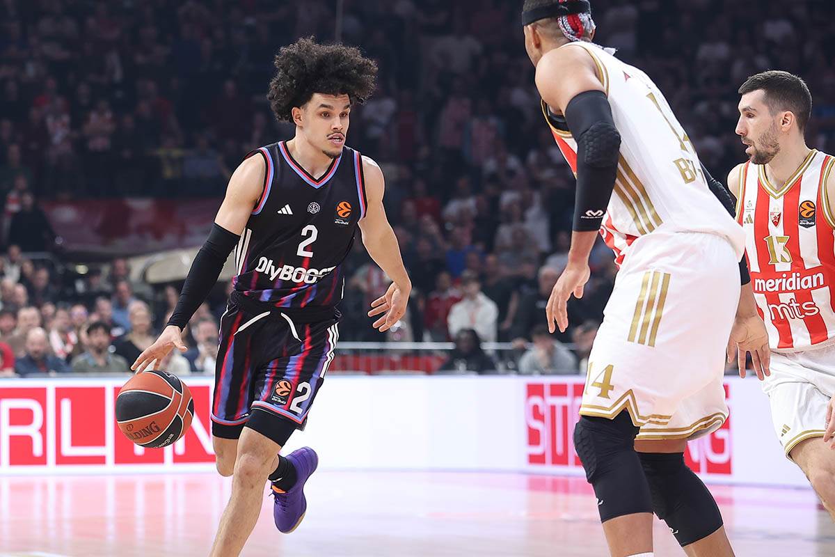 Crvena zvezda vs Pariz (14).jpg