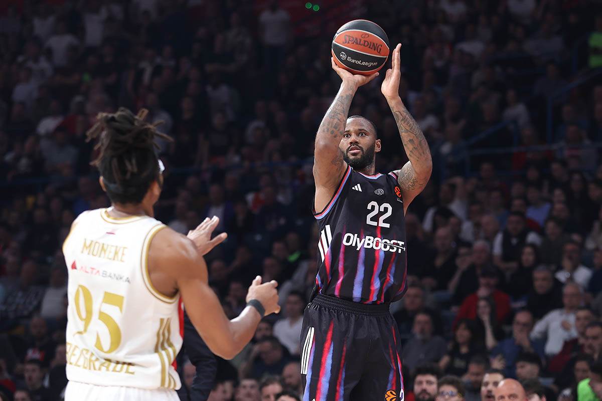 Crvena zvezda vs Pariz (20).jpg