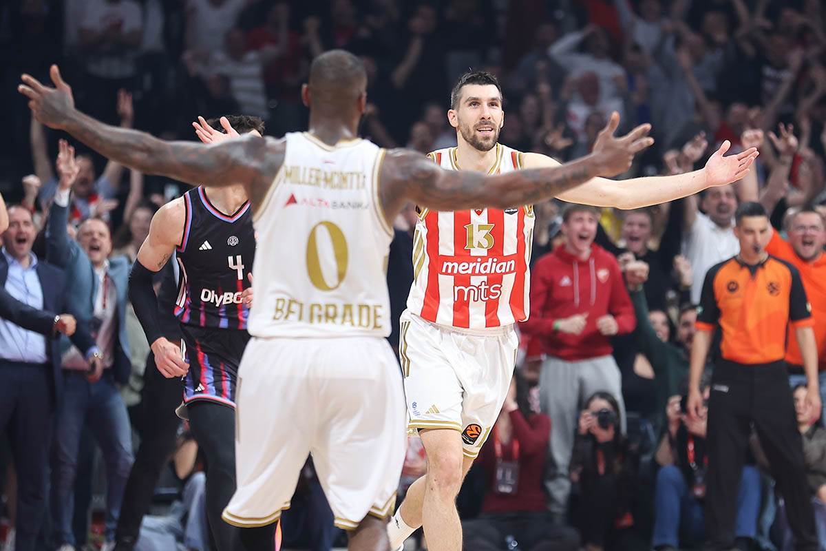 Crvena zvezda vs Pariz (24).jpg