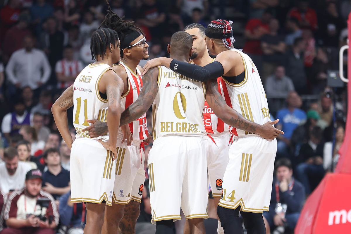 Hasijel Rivero Kodi Miler Mekintajer Tajson Karter Čima Moneke i Džordan Nvora na meču Zvezda - Pariz