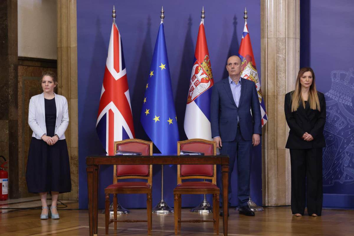 Potpisivanje ugovora RFZO i kompanije AstraZeneka (5).jpg