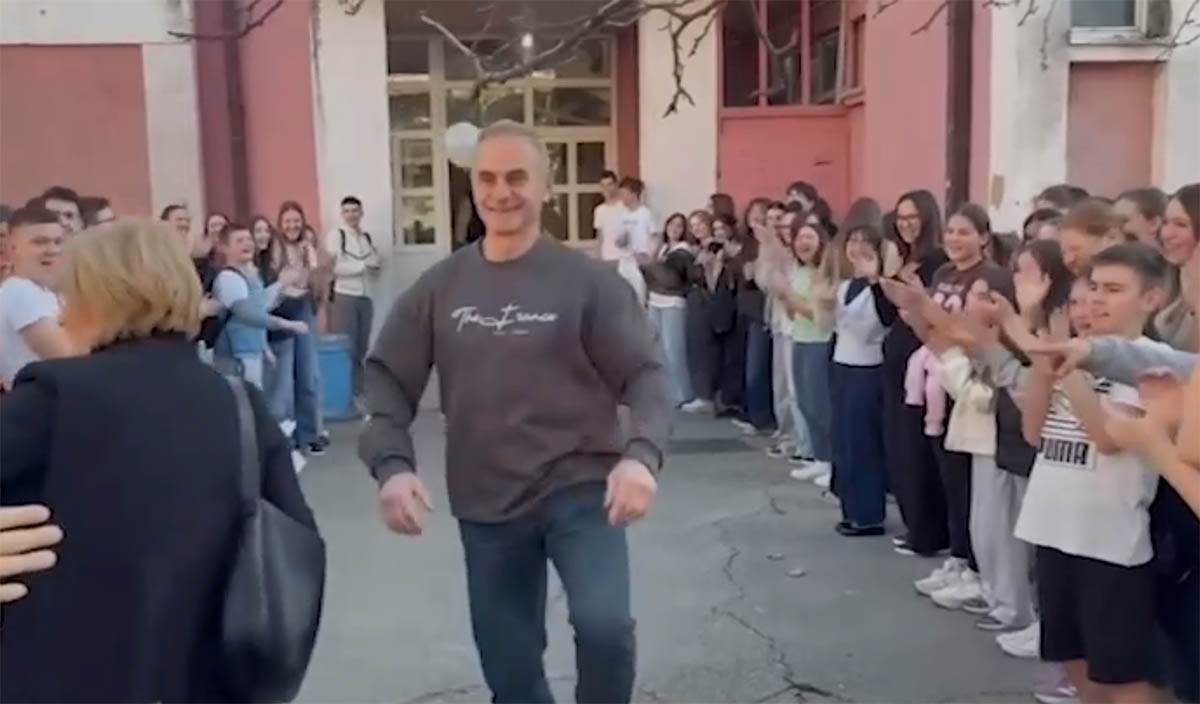 čačanski profesori ispraćeni u penziju (3).jpg