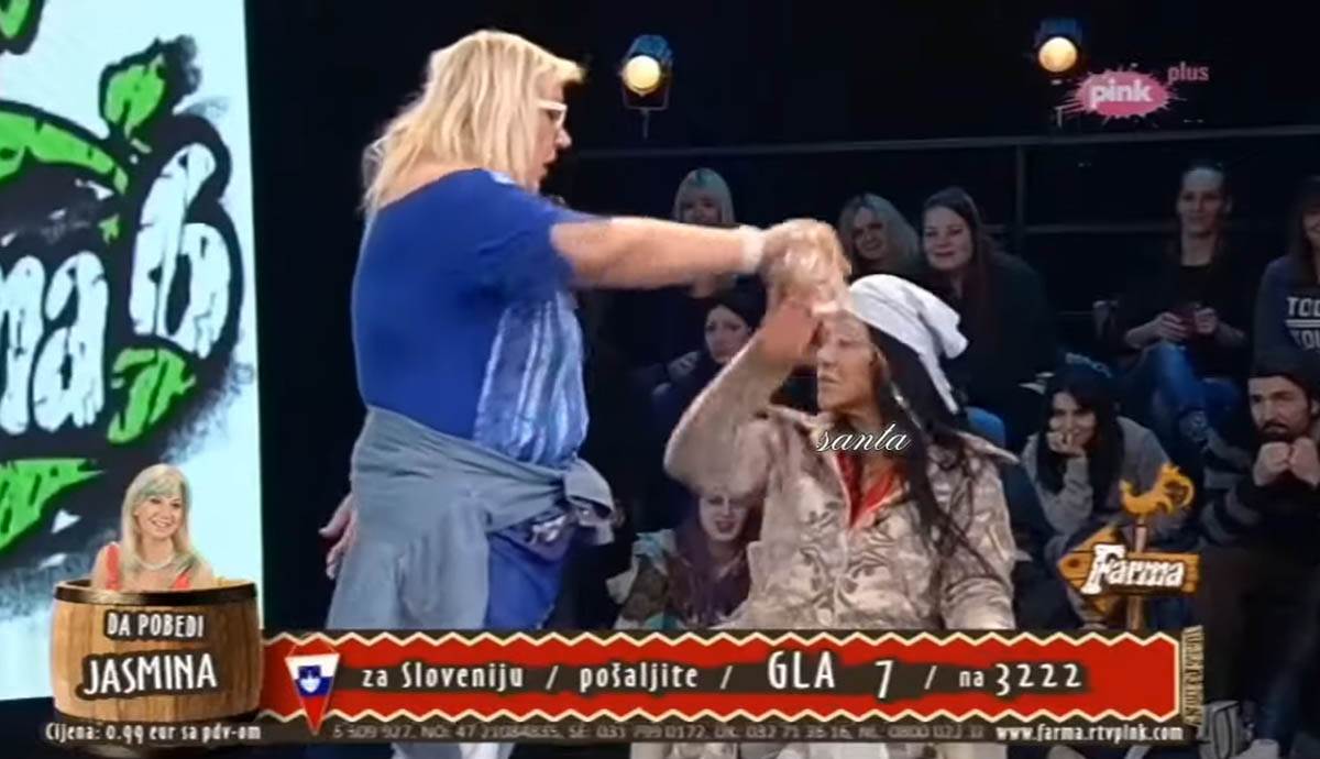Dve srpske pevačice se potukle pred Dušicom Jakovljević: Preplašena voditeljka se našla između njih, pa pobegla
