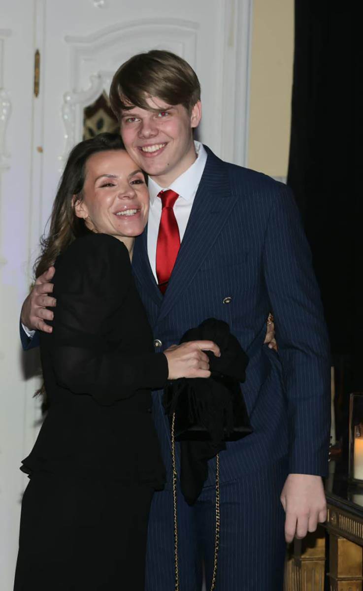 Danijela Karić proslavlja sinu 18. rođendan (1).jpg