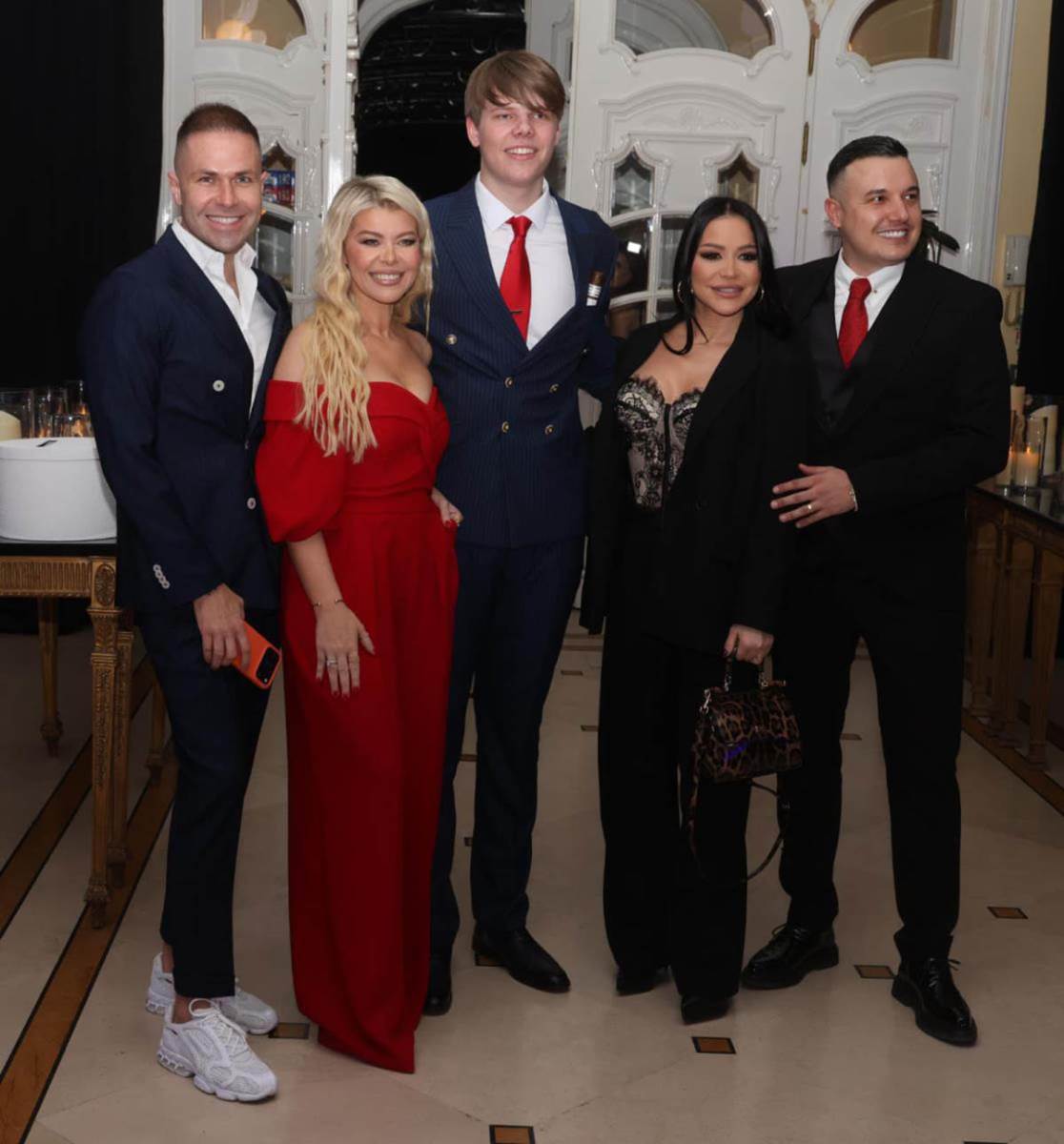 Danijela Karić proslavlja sinu 18. rođendan (10).jpg