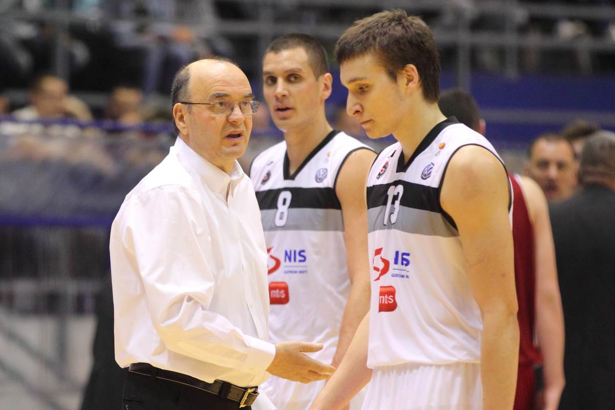 Bogdanović Bogdan i Duško Vujošević na utakmici Partizana u Pioniru