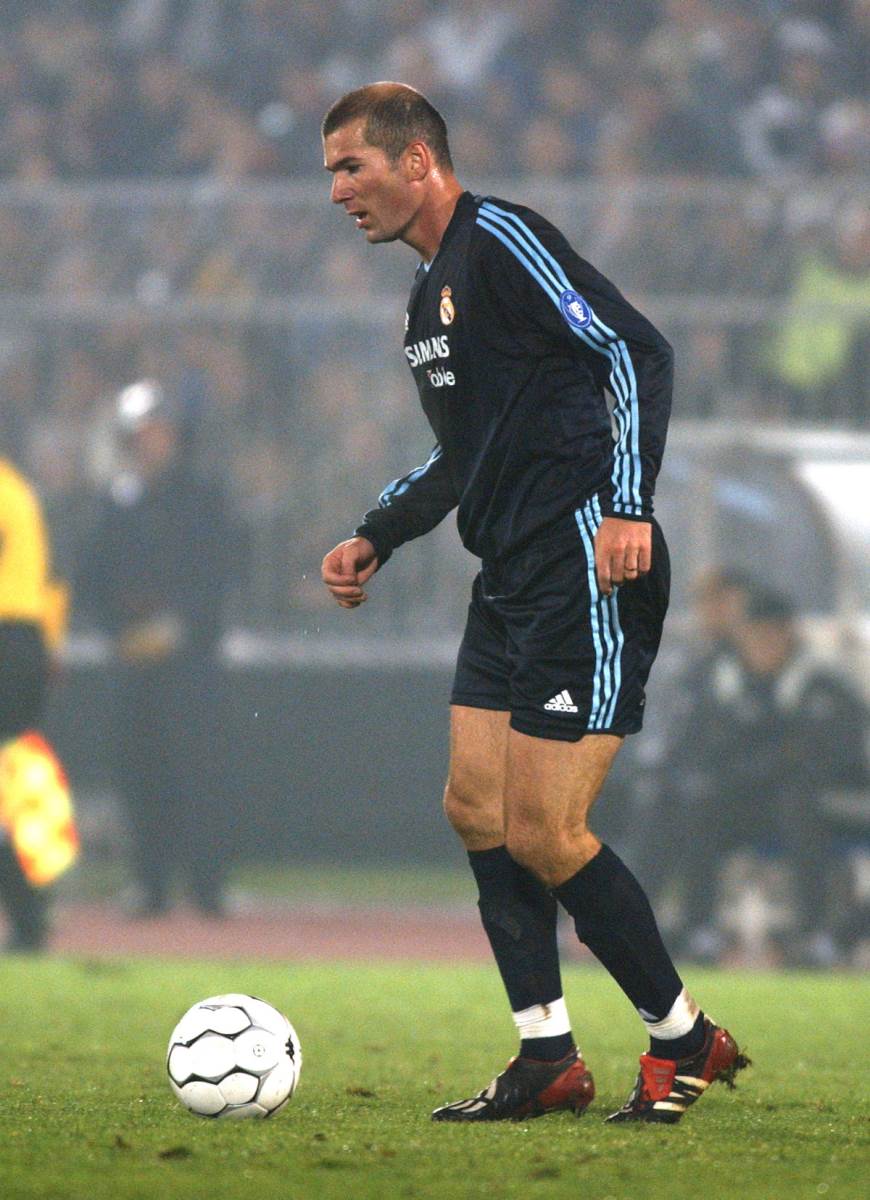Zinedin Zidan u dresu Reala protiv Partizana