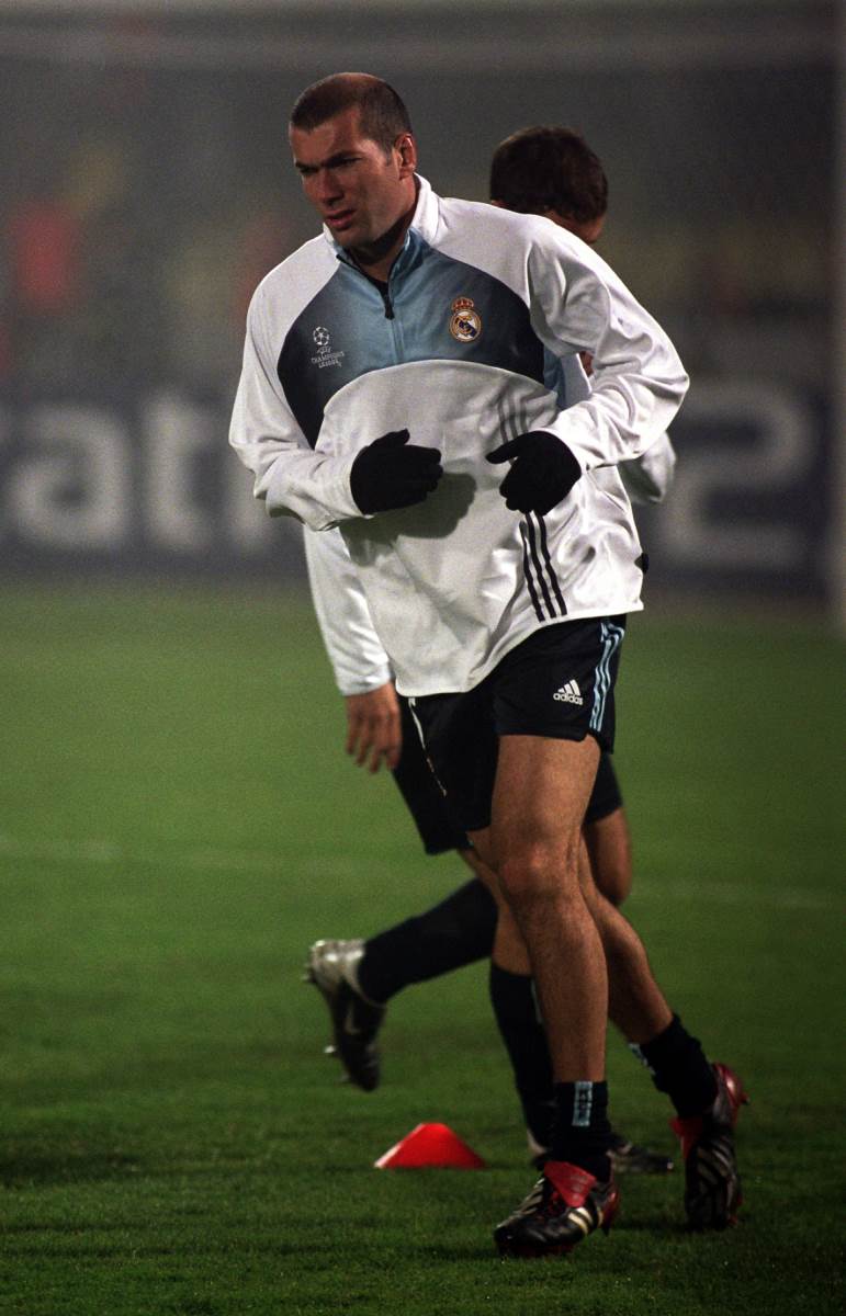 Zinedin Zidan na zagrevanju na utakmici Partizan Real Madrid