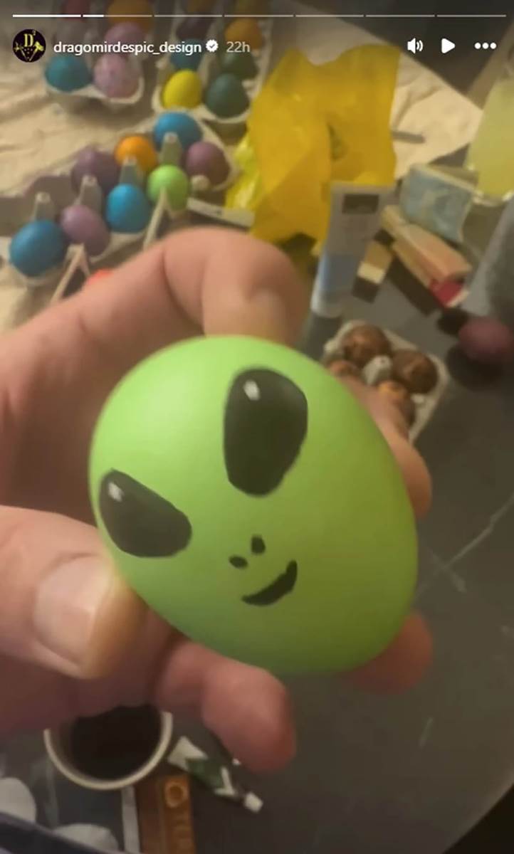 kako su poznati ofarbali jaja (5).jpg