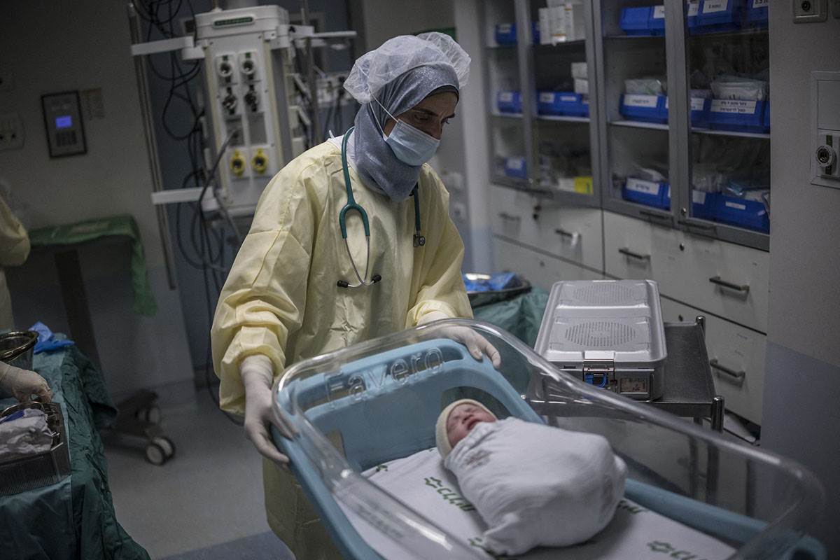 Porođaj Sare Bird u Izraelu