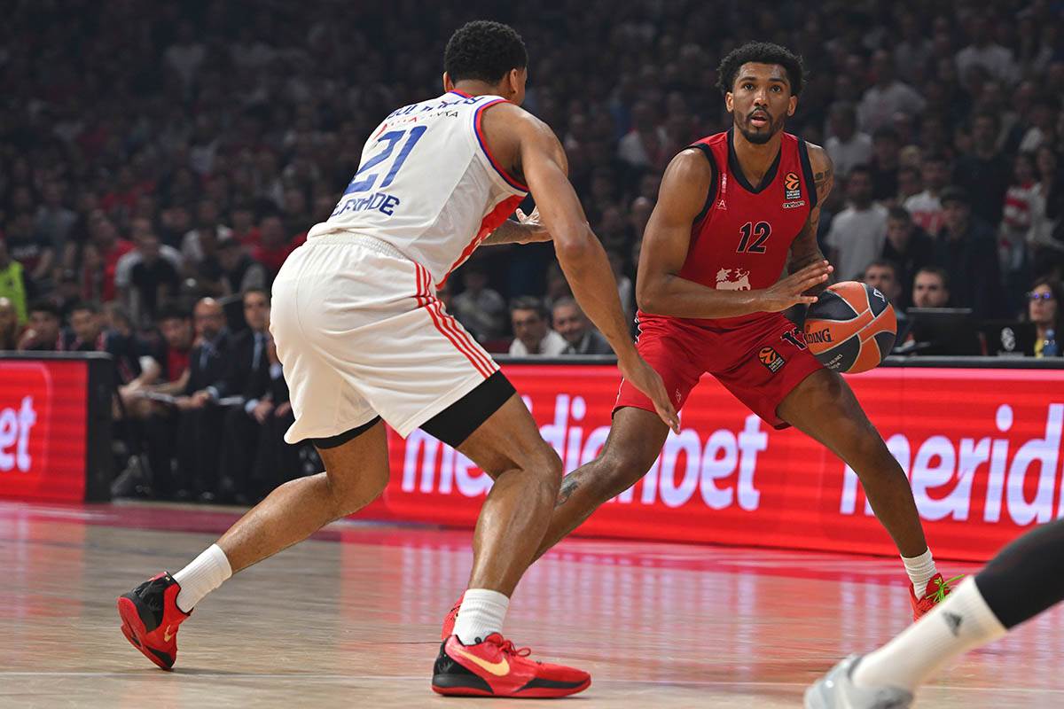 Armoni Bruks (8).jpg