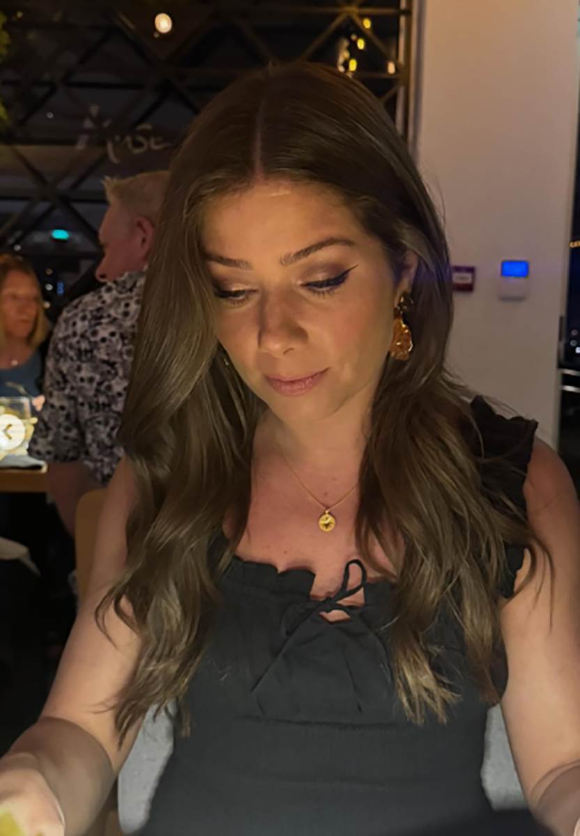 Niki Sanderson (7).png