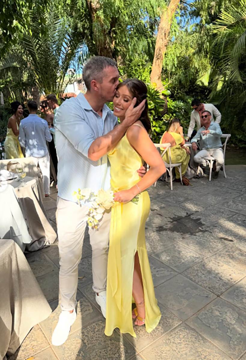 Niki Sanderson (9).png