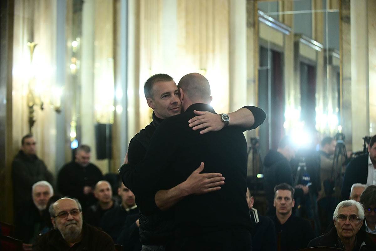 Poznati na komemoraciji Duška Vujoševića (10).jpg