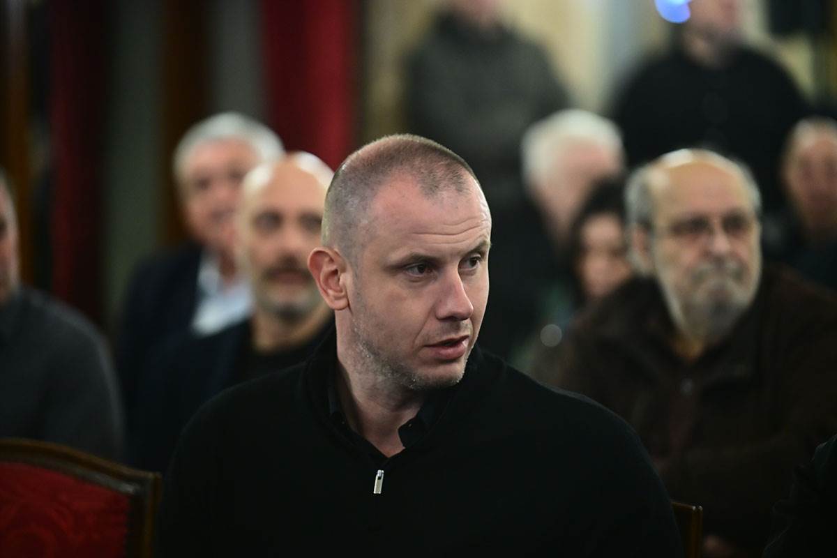 Poznati na komemoraciji Duška Vujoševića (13).jpg