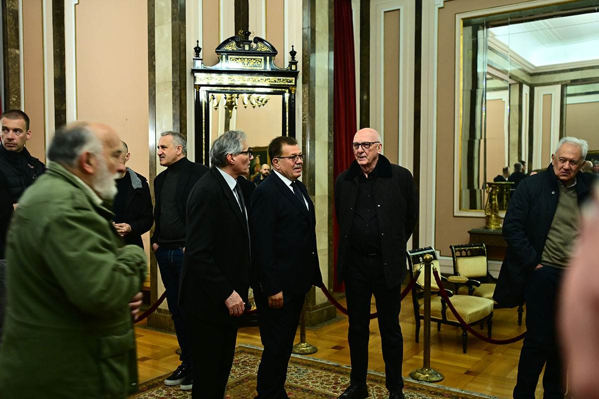 Poznati na komemoraciji Duška Vujoševića.jpg