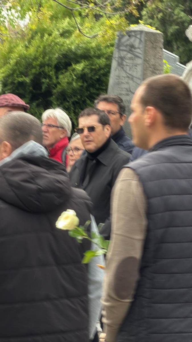 Aco Pejovic stigao na sahranu Duška Vujoševića (3).jpeg