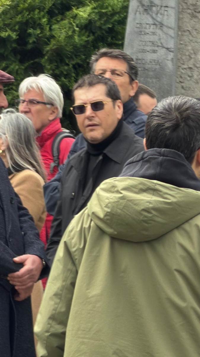Aco Pejovic stigao na sahranu Duška Vujoševića (4).jpeg