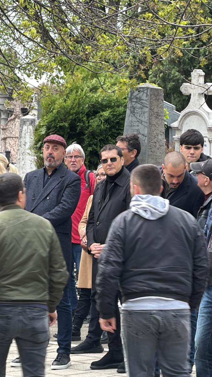 Aco Pejovic stigao na sahranu Duška Vujoševića (1).jpeg