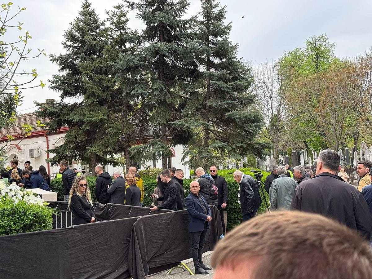 Sahrana Duška Vujoševića (3).jpg