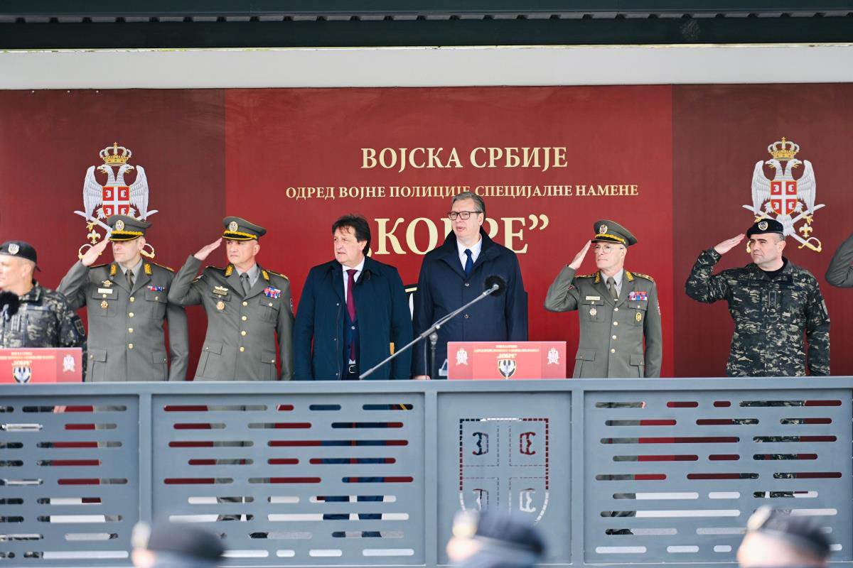 Predsednik Vučić na proslavi Dana jedinice Kobre (4).jpg