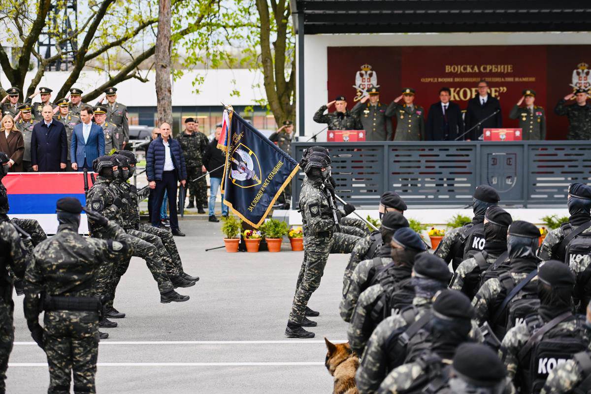 Predsednik Vučić na proslavi Dana jedinice Kobre (6).jpg