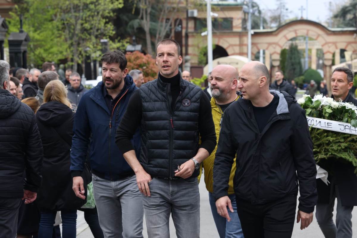 Sahrana Duška Vujoševića (18).jpeg