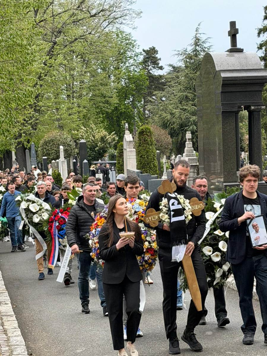 Povorka Duška Vujoševića (1).jpg