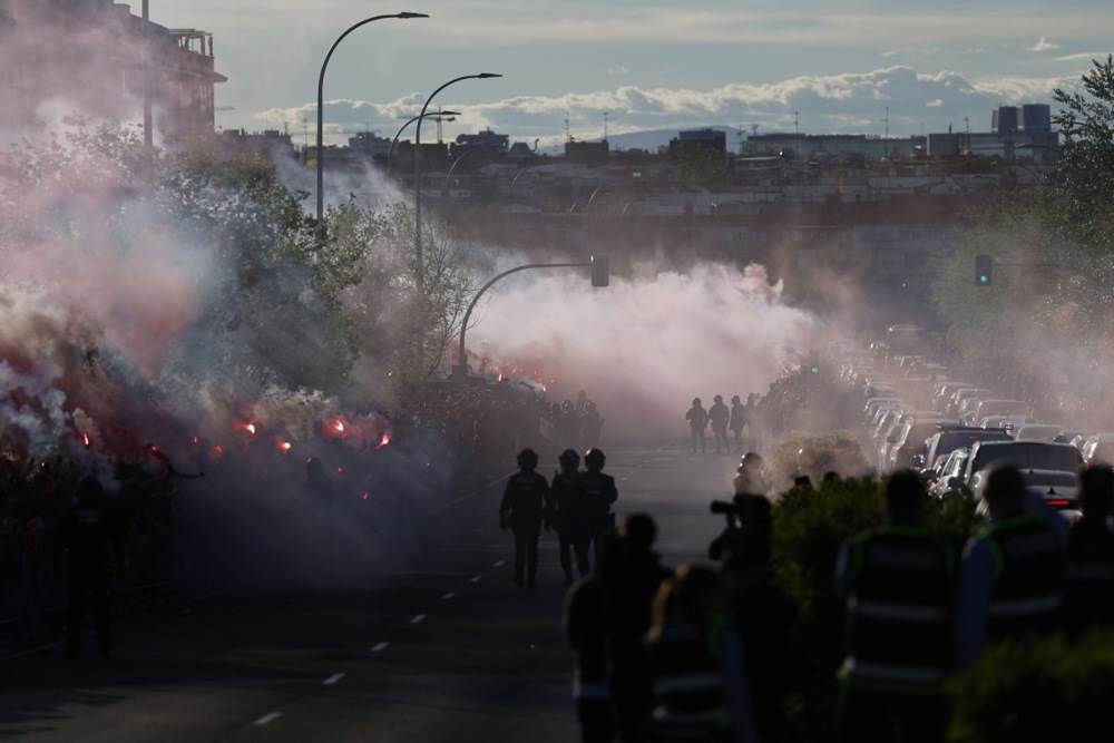 Neredi pred meč Atletiko - Barselona.