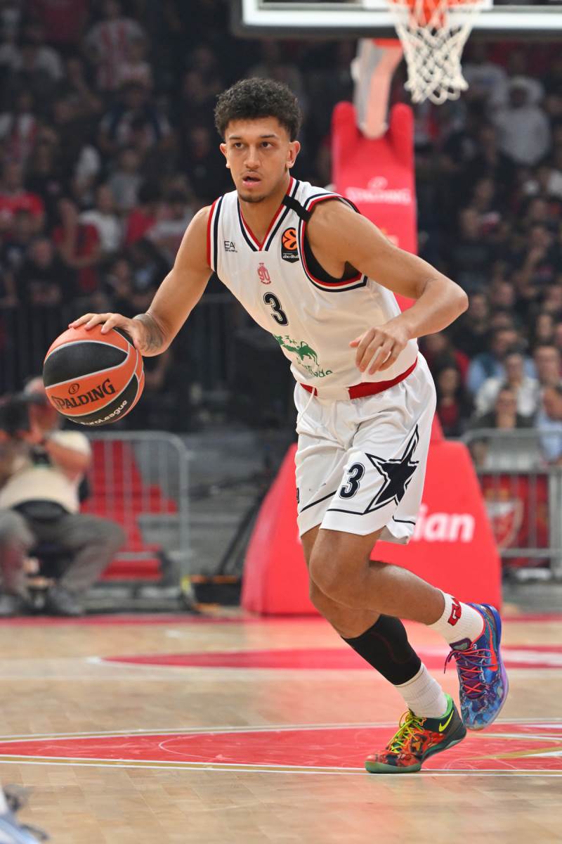 Kvin Elis u dresu Armanija na utakmici protiv Zvezde