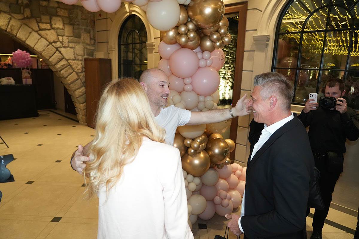 Poznati na slavlju kod Ace Sofronijevića (6).jpg