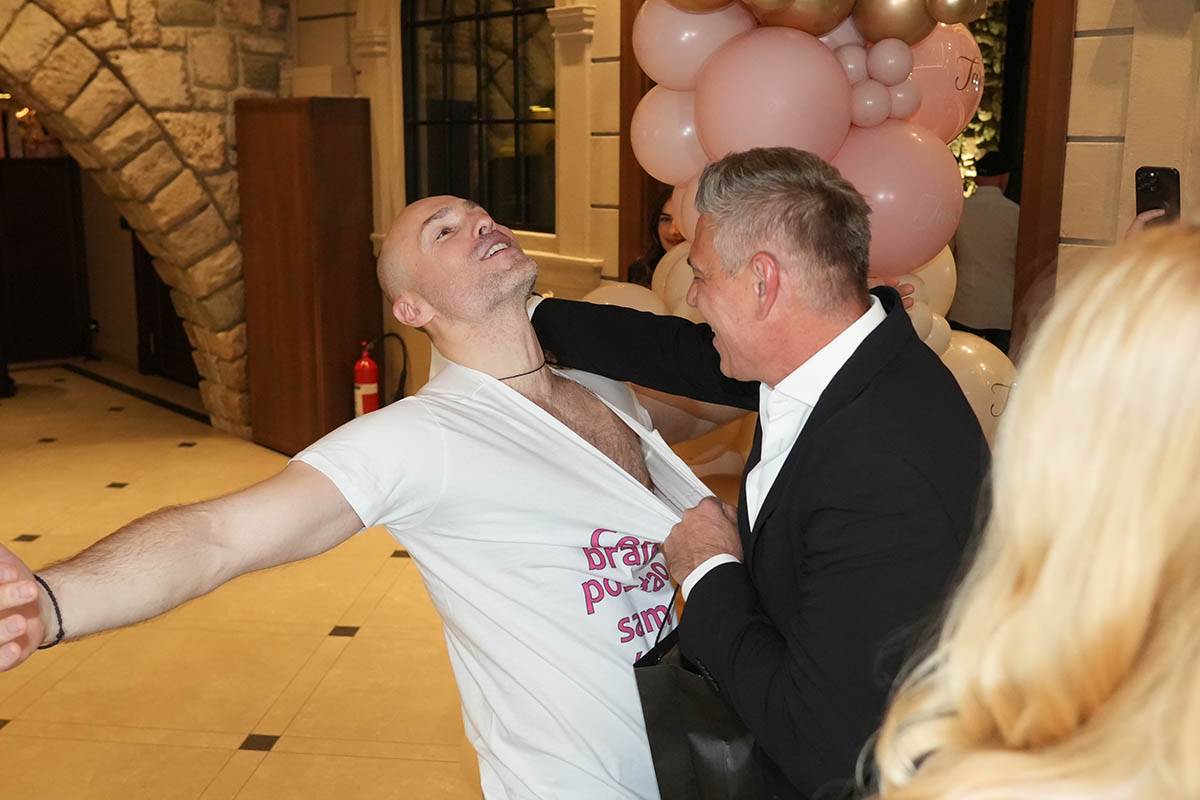 Poznati na slavlju kod Ace Sofronijevića (7).jpg