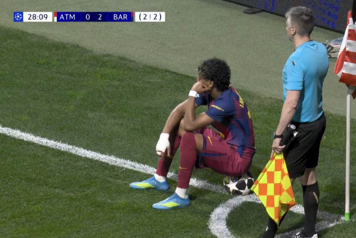 Lamin Jamal sedi na lopti na utakmici Atletiko Madrid Barselona