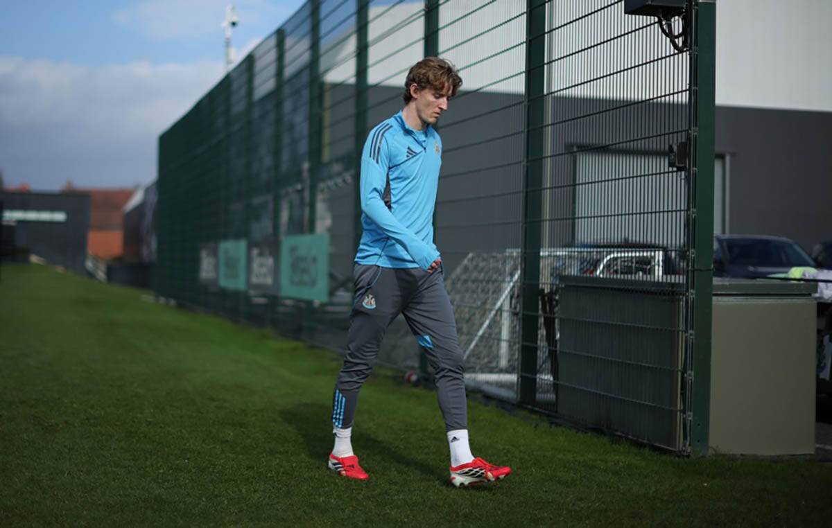 Anthony Gordon Newcastle (6).jpg