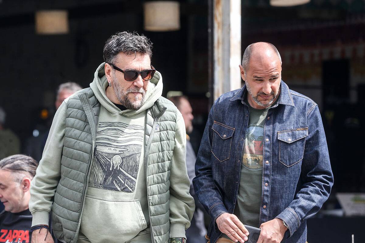 YU grupa promocija albuma Bus to zion (1).jpg