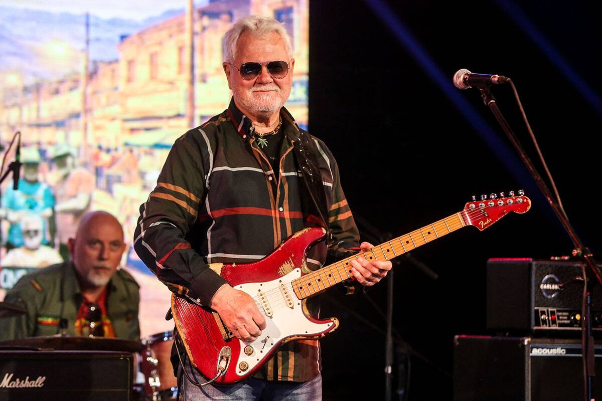 YU grupa promocija albuma Bus to zion (9).jpg