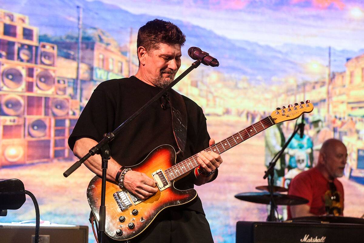 YU grupa promocija albuma Bus to zion (16).jpg