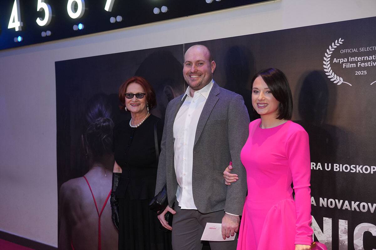 Zvaćeš se Varvara premijera, Danica Ristovski (4).jpg