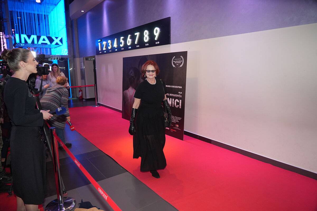 Zvaćeš se Varvara premijera, Danica Ristovski (5).jpg