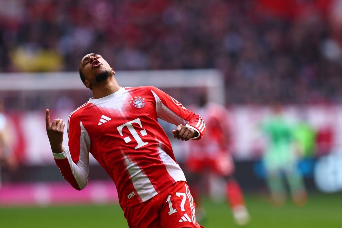 Majkl Olise slavi gol u Bajernu