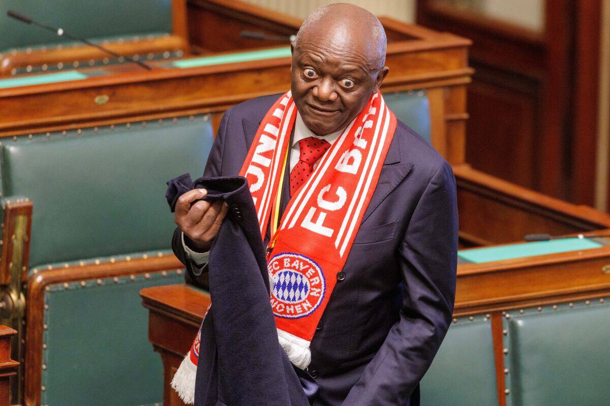 Pjer Kompani otac Vensana Kompanija trenera Bajern Minhena