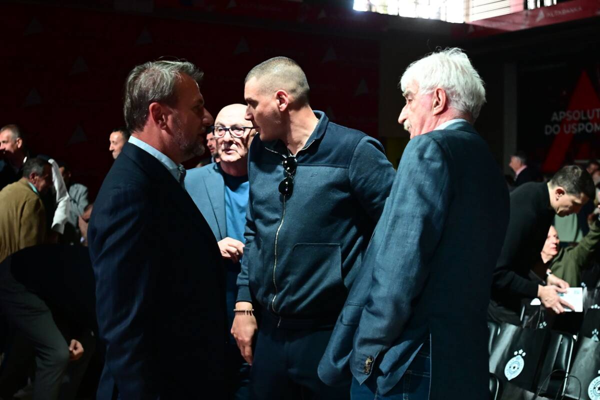 Dragan Kićanović, Saša Pavlović i Ostoja Mijailović na promociji monografije KK Partizan